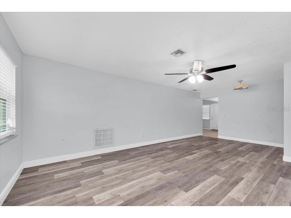 8350 Burgundy Drive N Pinellas Park FL 33781 W7879723 image7