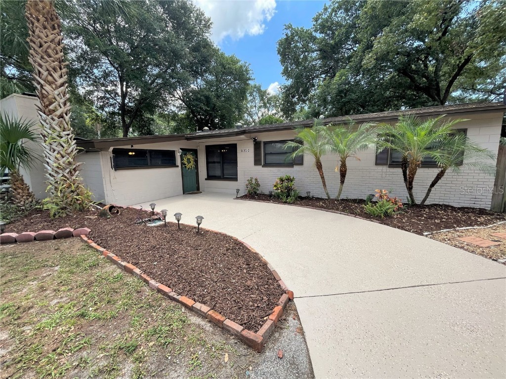 8350 Flame Vine Avenue Seminole FL 33777 U8197516 image1