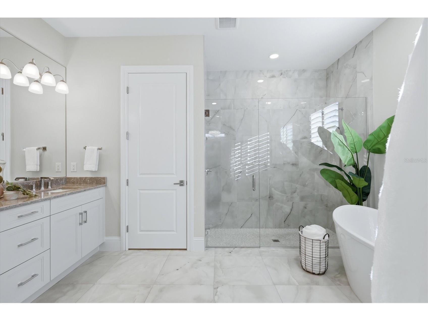 8352 Sea Glass Court Sarasota FL 34240 A4686161 image33