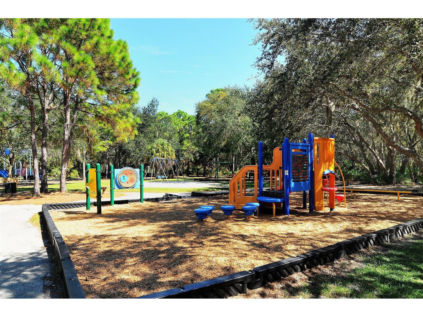 8355 Glenrose Way #113 Sarasota FL 34238 A4693275 image64