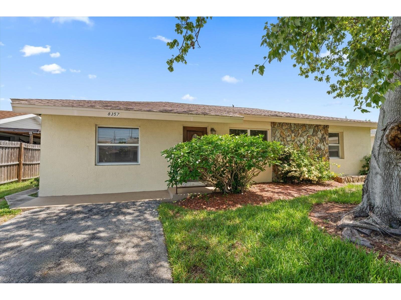 8357 75th Avenue Seminole FL 33777 TB8528320 image1