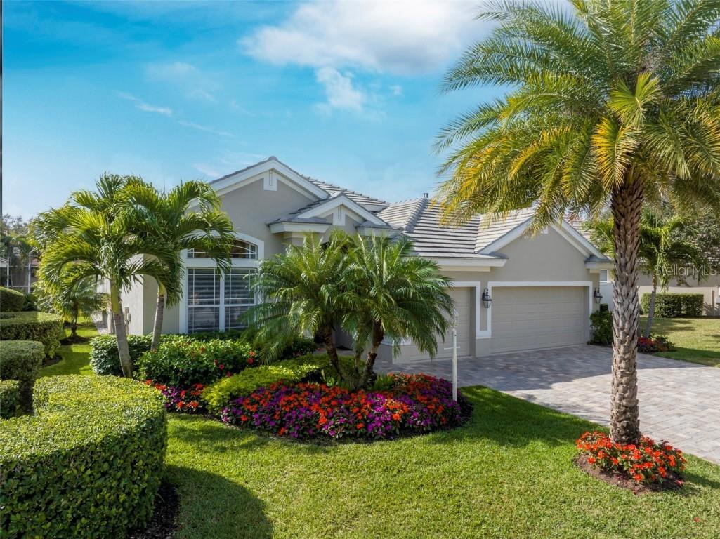 8358 Sailing Loop Lakewood Ranch FL 34202 - LAKE ULIEN A4595379 image1