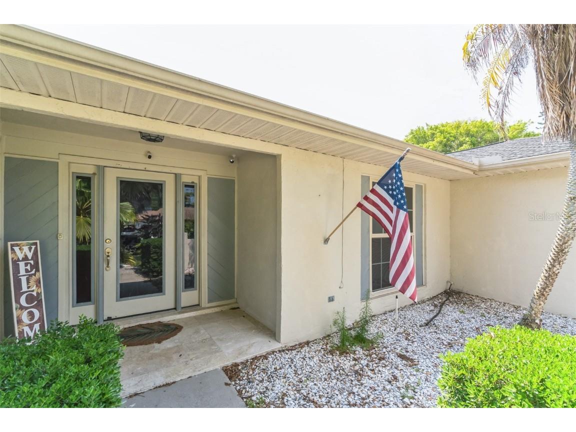 836 Alderwood Way Sarasota FL 34243 A4610887 image1