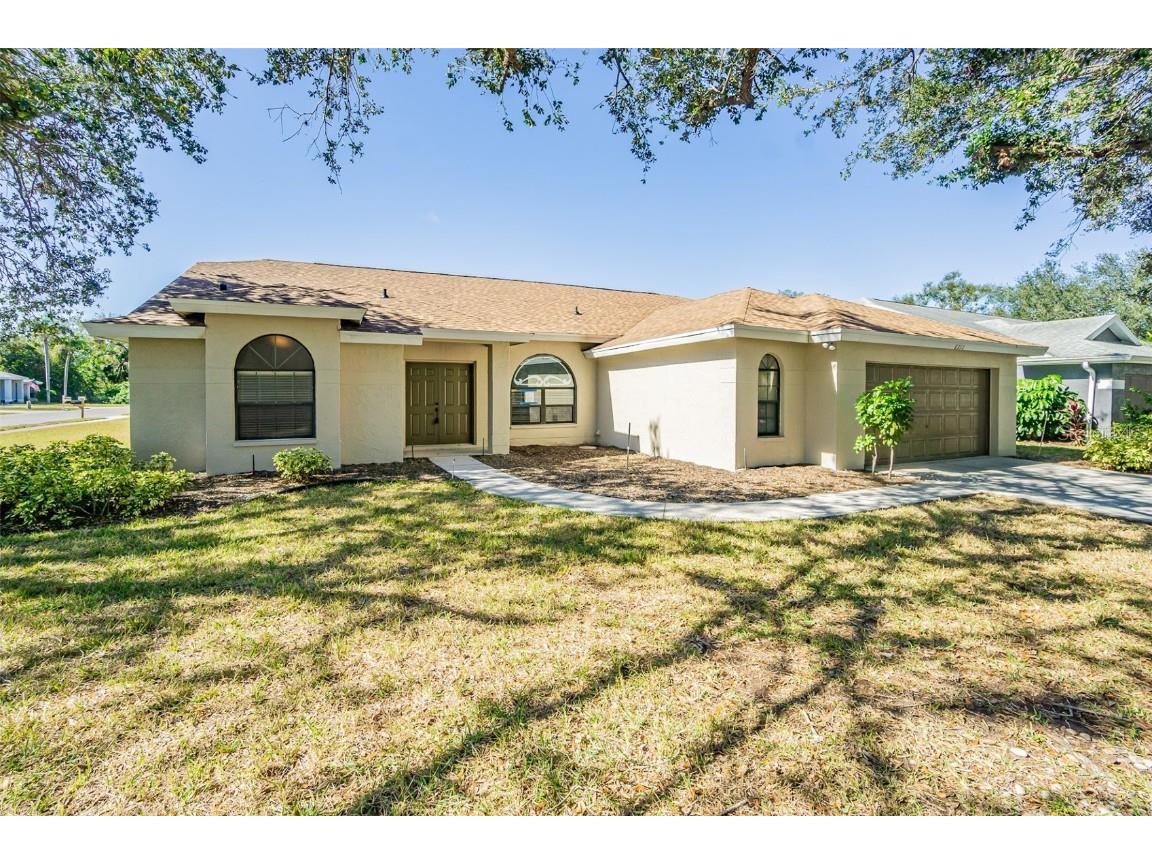 8360 Palm Lakes Court Sarasota FL 34243 T3552884 image1