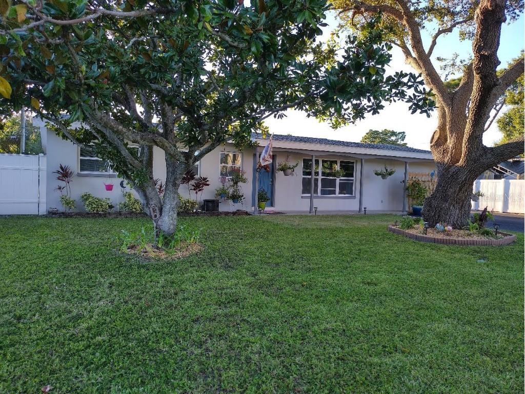 8360 Pelican Lane Seminole FL 33777 U8244663 image1