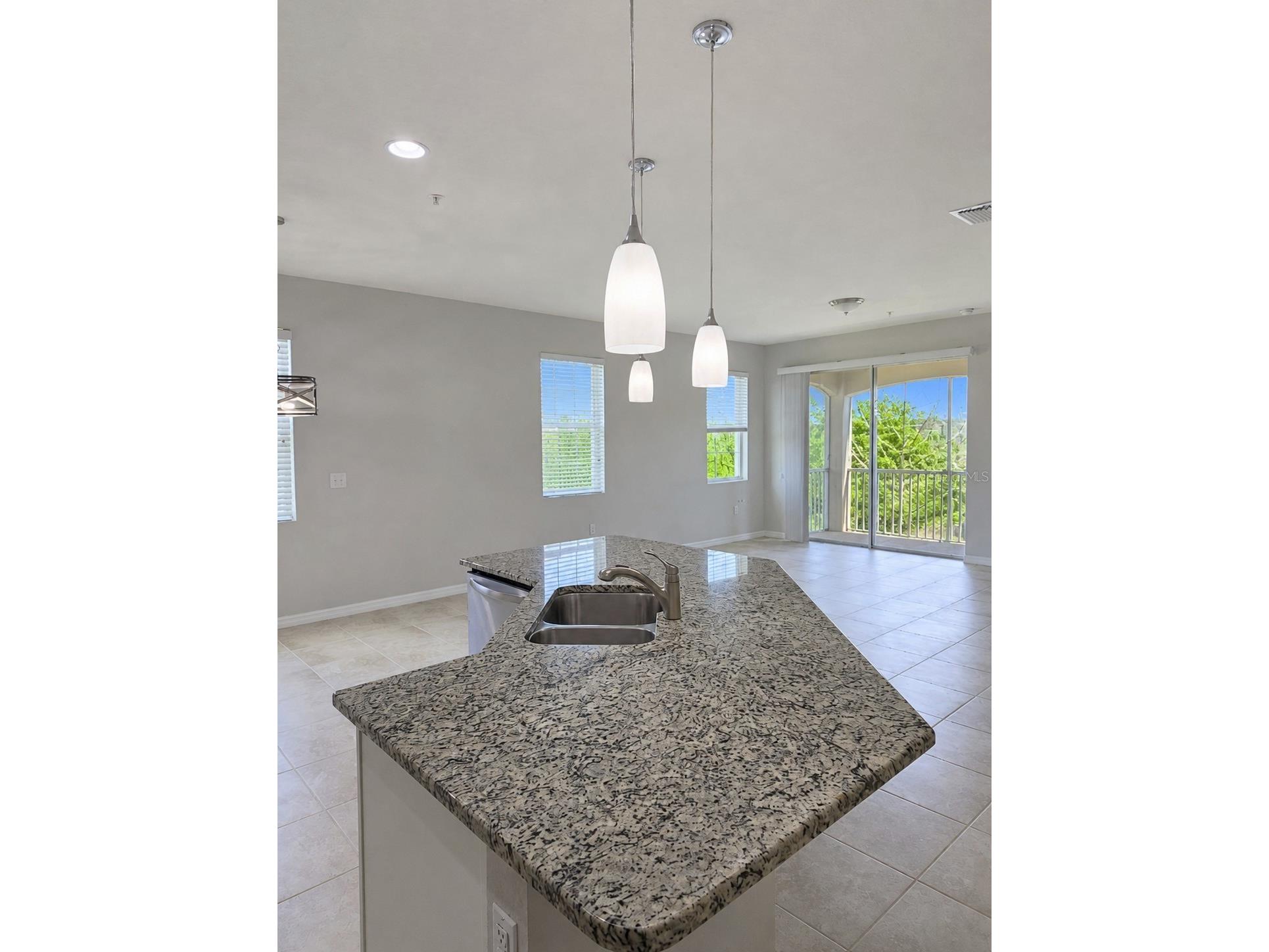 8363 Enclave Way #101 Sarasota FL 34243 A4686164 image5
