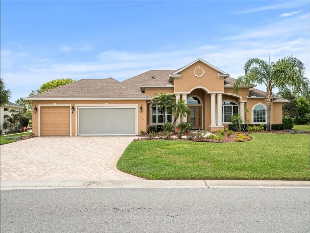 8369 Maybelle Drive Weeki Wachee FL 34613 W7863388 image1