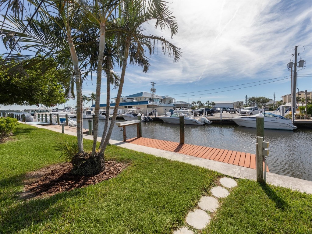 837 White Cap Circle #10 Venice FL 34285 - CANAL TO INTRACOASTAL WATERWAY N6129206 image1
