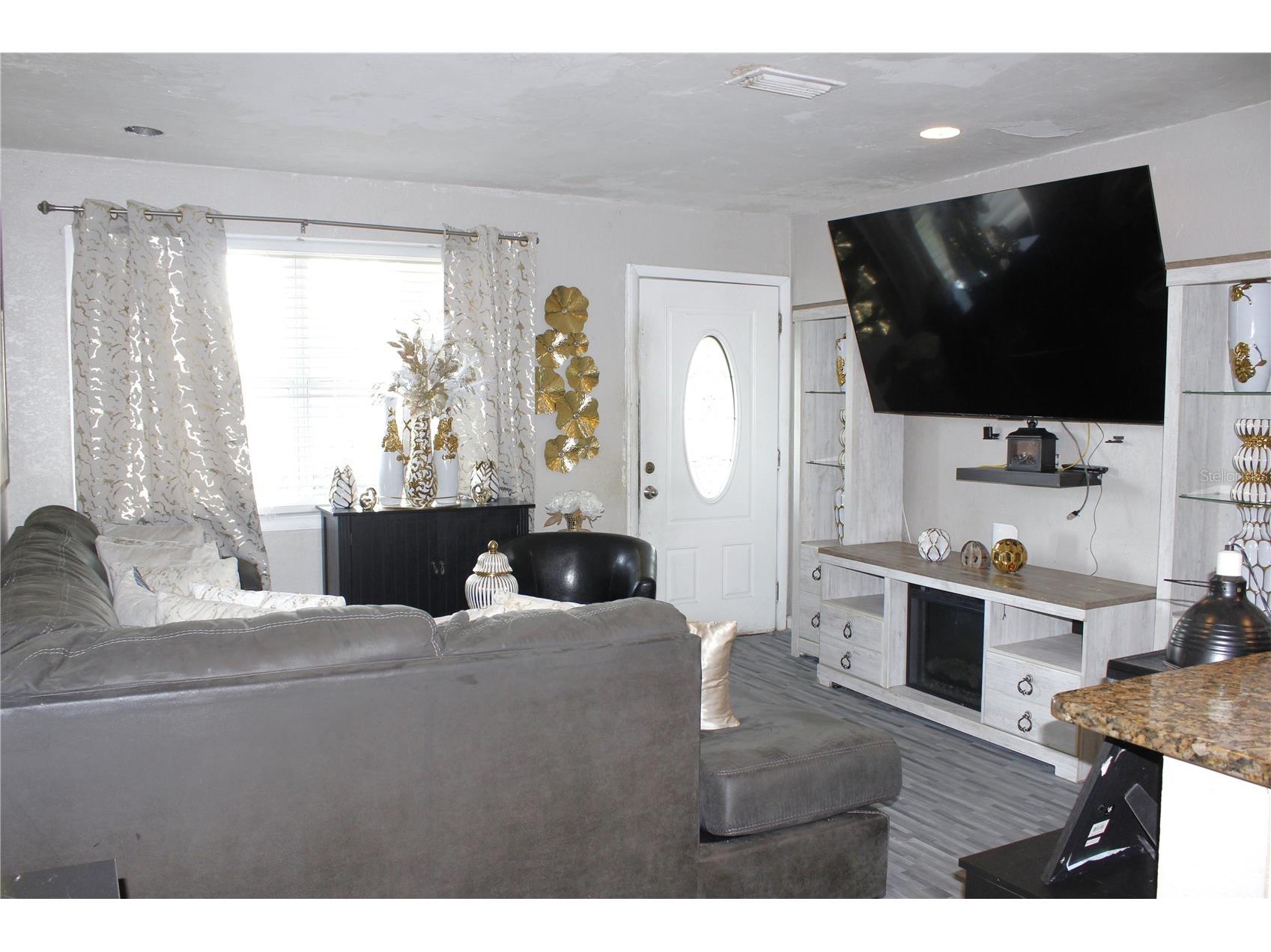 8370 52nd Way N Pinellas Park FL 33781 W7886669 image12