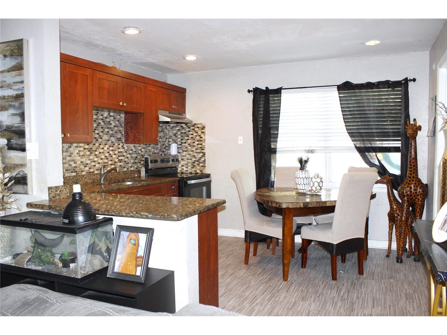 8370 52nd Way N Pinellas Park FL 33781 W7886669 image18