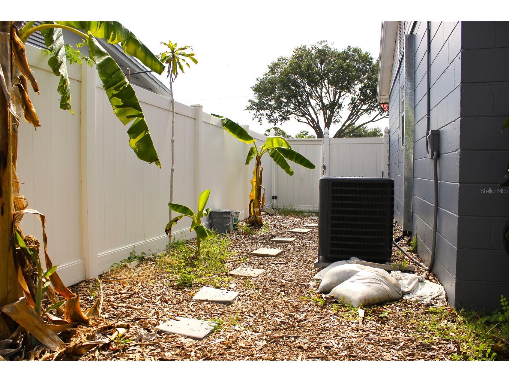 8370 52nd Way N Pinellas Park FL 33781 W7886669 image40