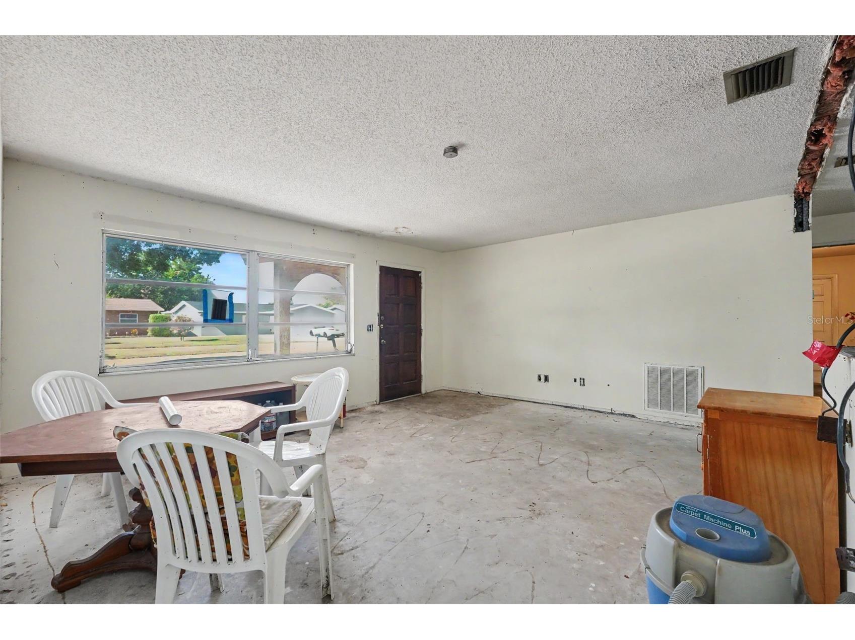 8373 78th Terrace Seminole FL 33777 TB8524711 image3