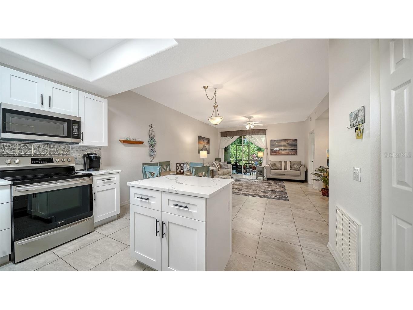 8375 Glenrose Way #211 Sarasota FL 34238 A4547932 image3