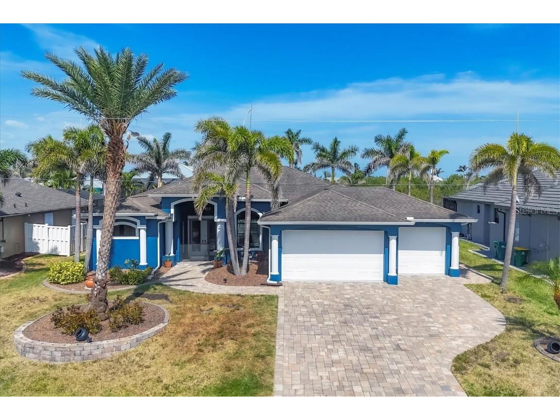 8376 Antwerp Circle Port Charlotte FL 33981 - ANTWERP WATERWAY D6144038 image1