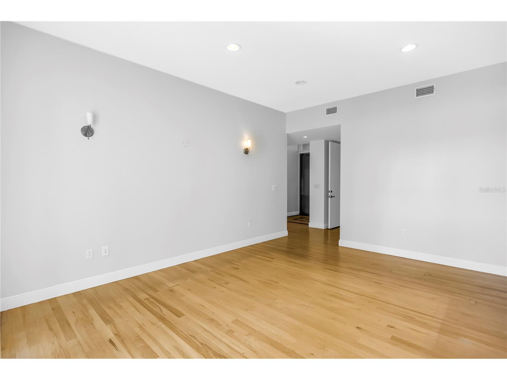 838 Monterey Boulevard NE Saint Petersburg FL 33704 - COFFEE POT BAYOU TB8452164 image51