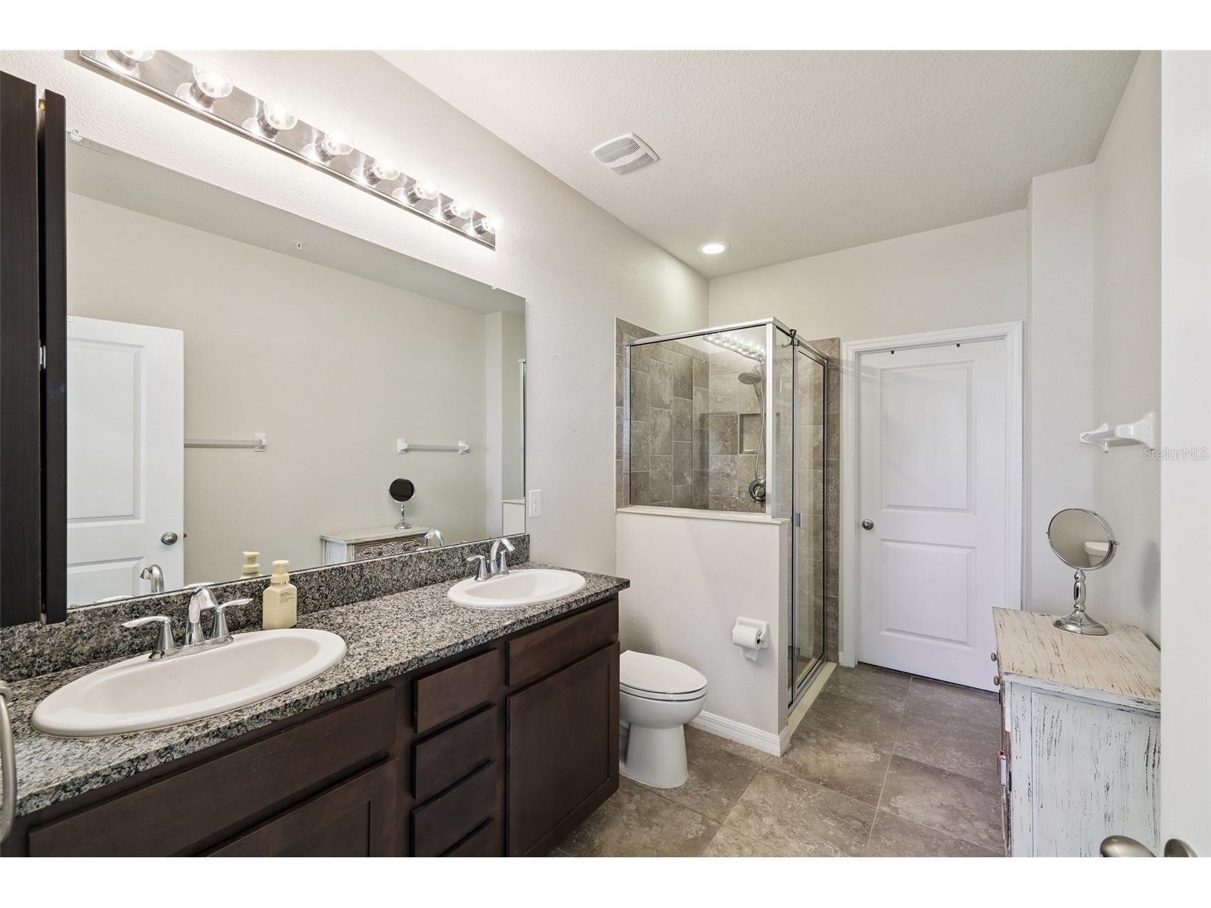 8382 Enclave Way #102 Sarasota FL 34243 A4687724 image18