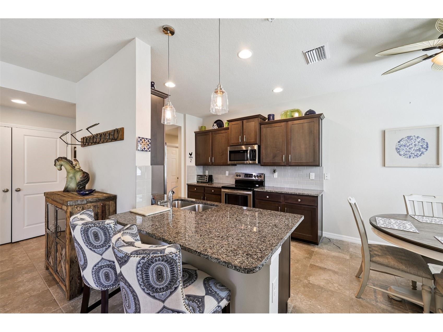 8382 Enclave Way #102 Sarasota FL 34243 A4687724 image3