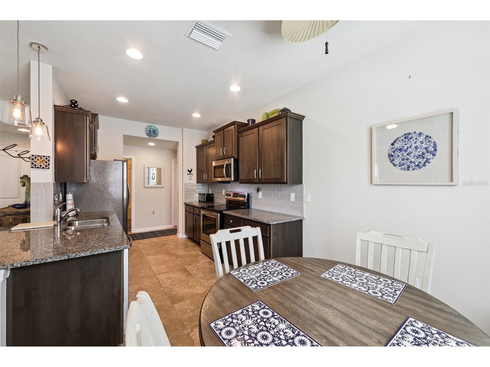 8382 Enclave Way #102 Sarasota FL 34243 A4687724 image4