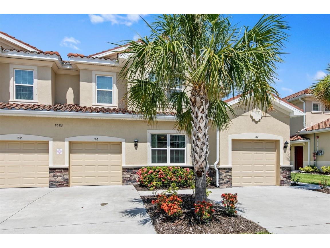 8382 Enclave Way #103 Sarasota FL 34243 A4575164 image1