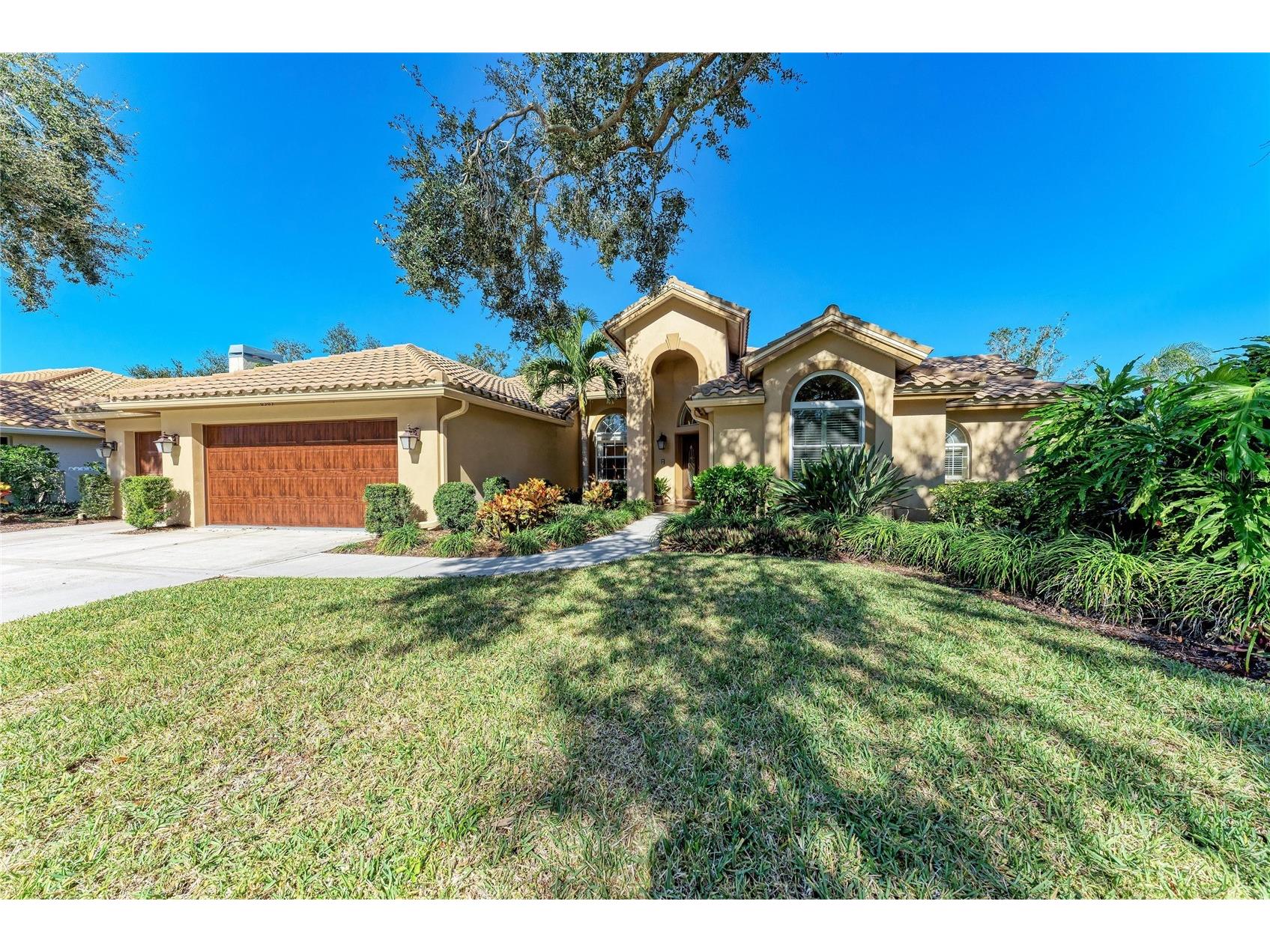 8383 Cypress Hollow Drive Sarasota FL 34238 A4681688 image3