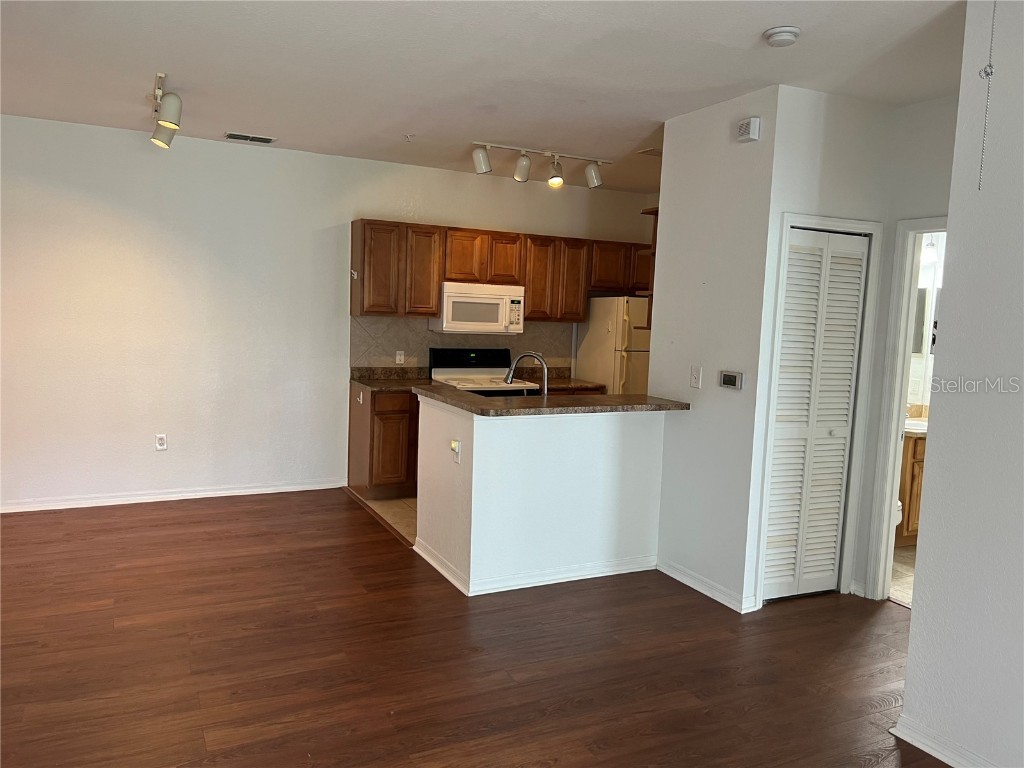 8387 38th Street Circle E #106 Sarasota FL 34243 A4670934 image7