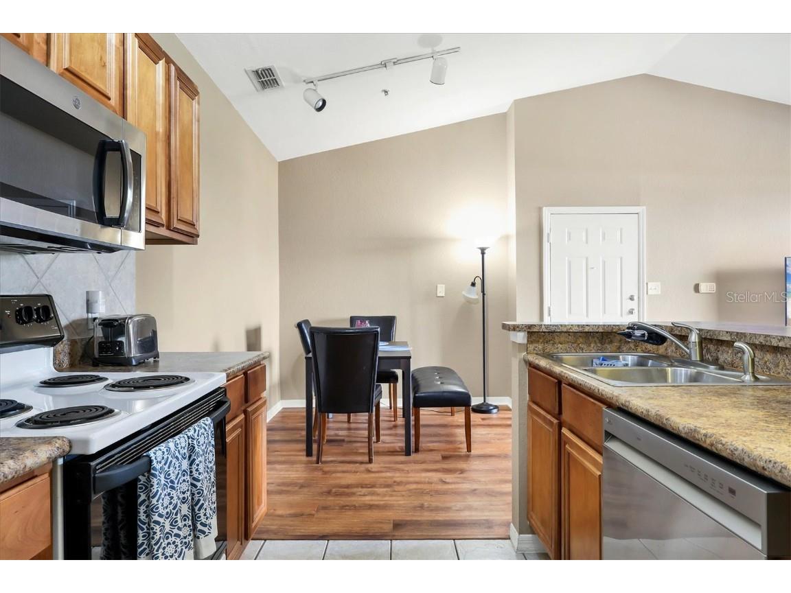 8387 38th Street Circle E #305 Sarasota FL 34243 A4661714 image12