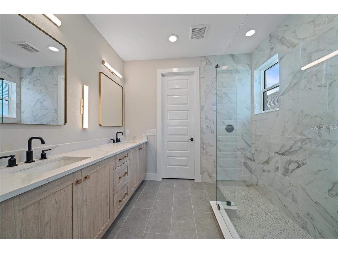 8387 Windbound Court Sarasota FL 34240 A4655039 image16