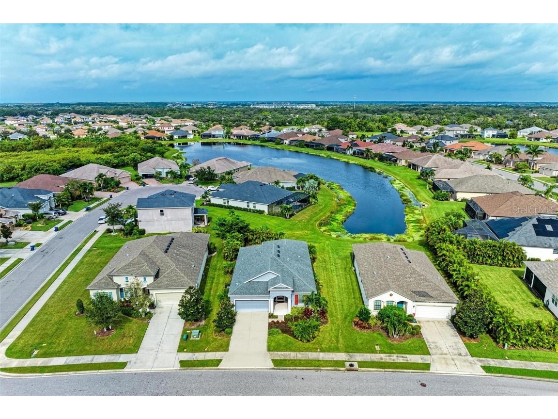 839 Rosemary Circle Bradenton FL 34212 - GREYHAWK S5093104 image1