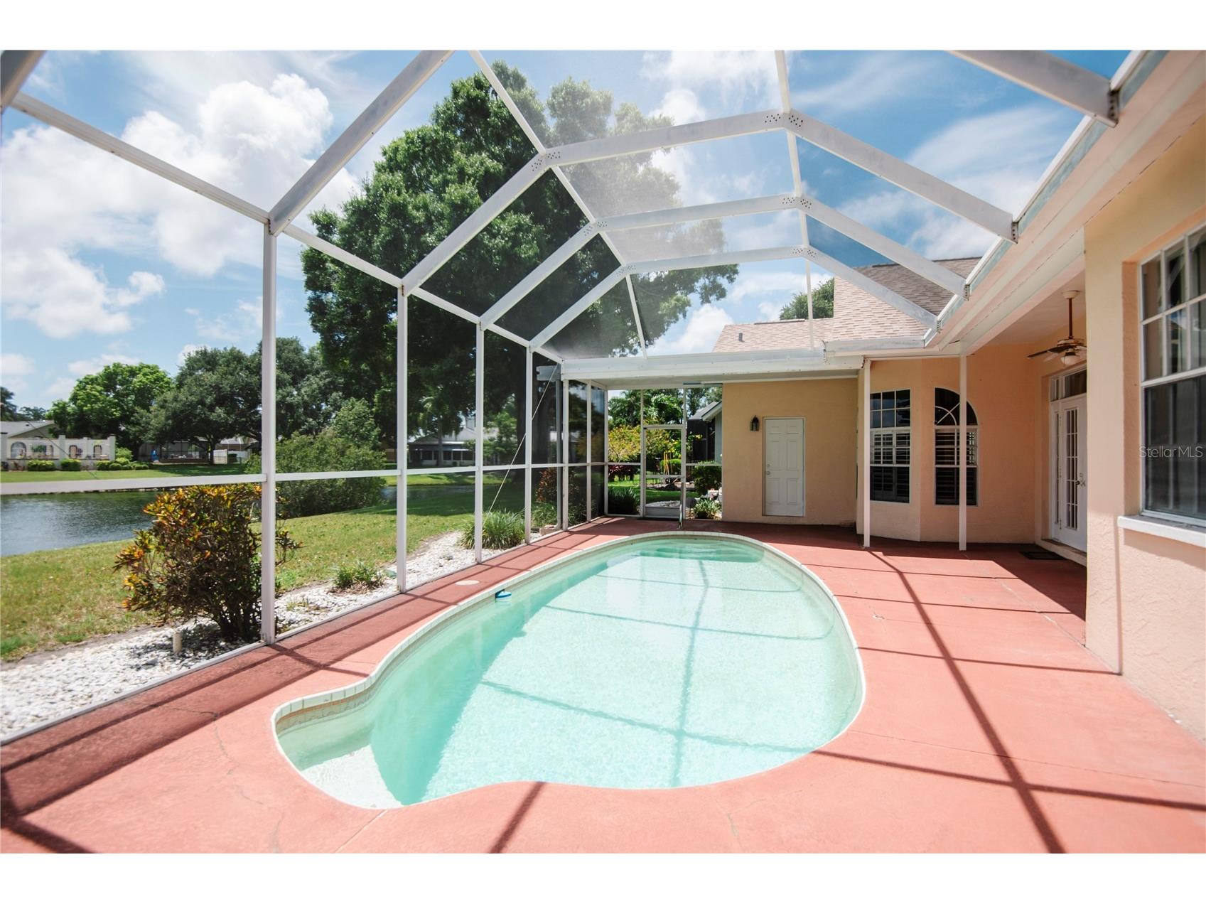 8390 Meadow Brook Drive E Seminole FL 33777 TB8519287 image18