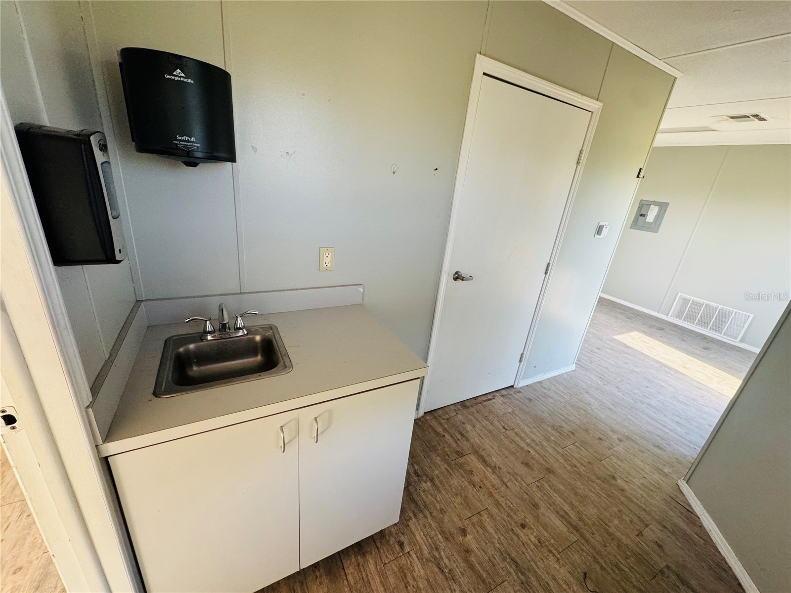 8390 S Us Hwy 17-92 Highway Fern Park FL 32730 O6381001 image13