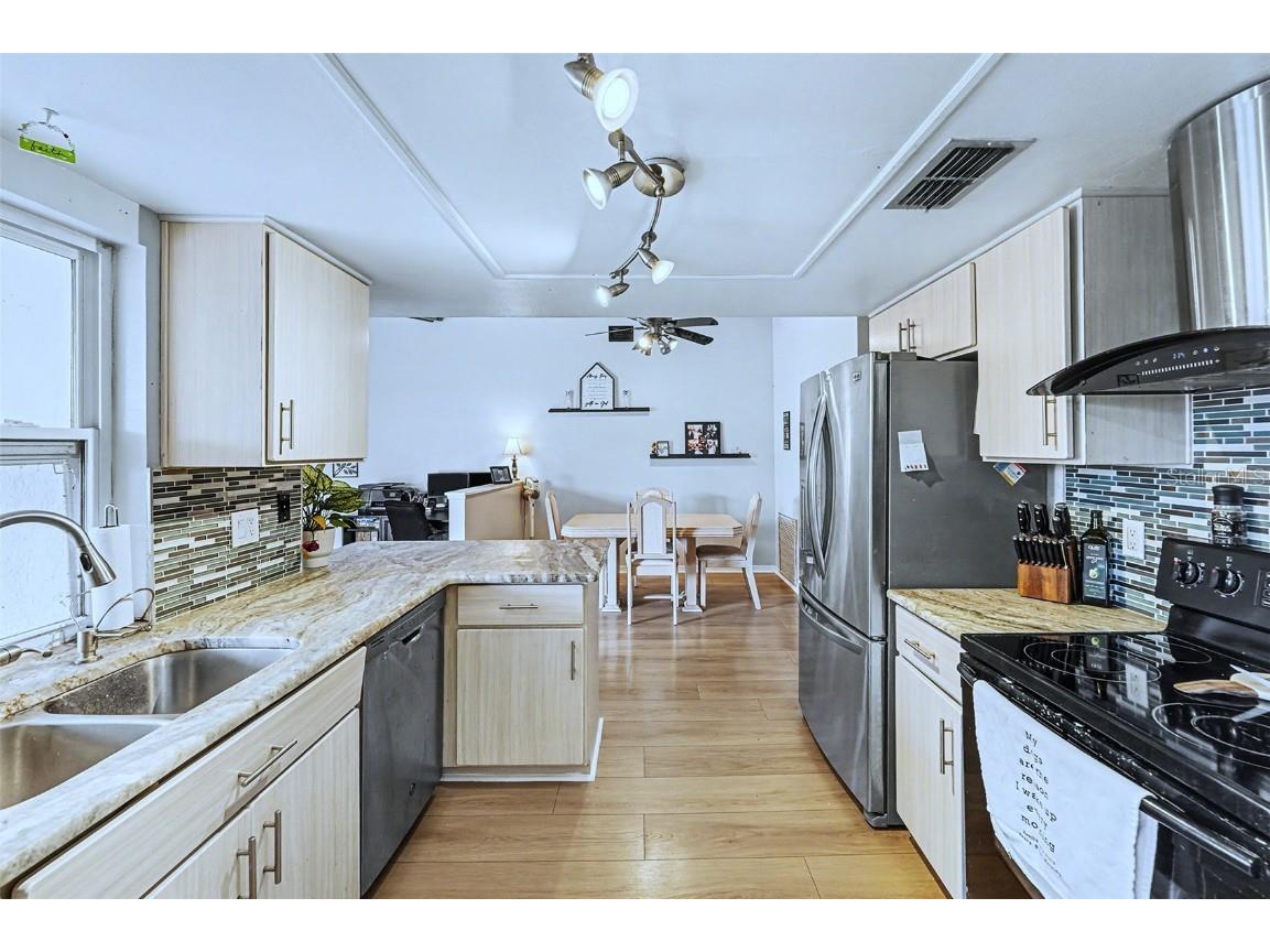 8390 Somerset Drive Largo FL 33773 TB8460581 image7