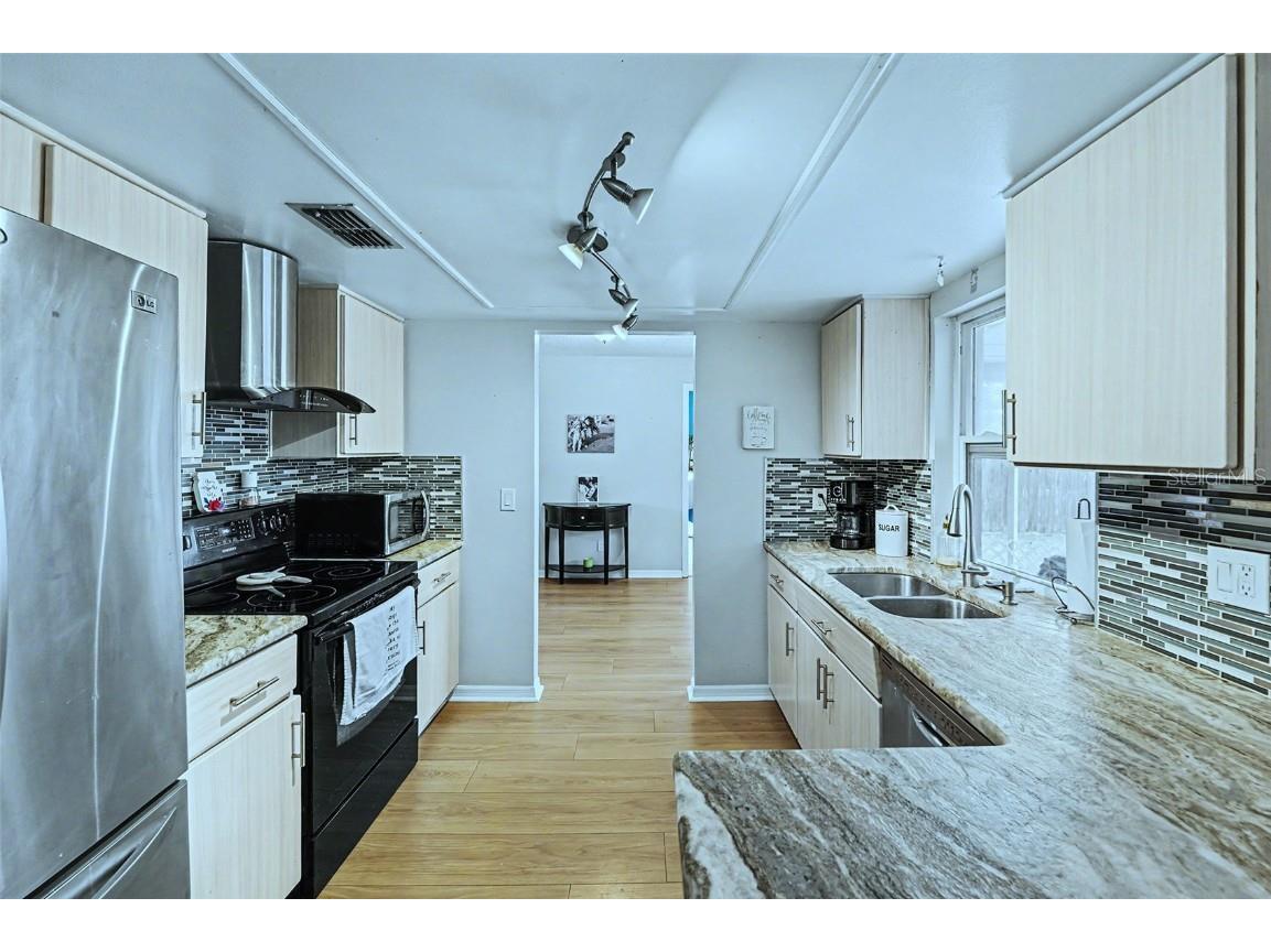 8390 Somerset Drive Largo FL 33773 TB8460581 image9