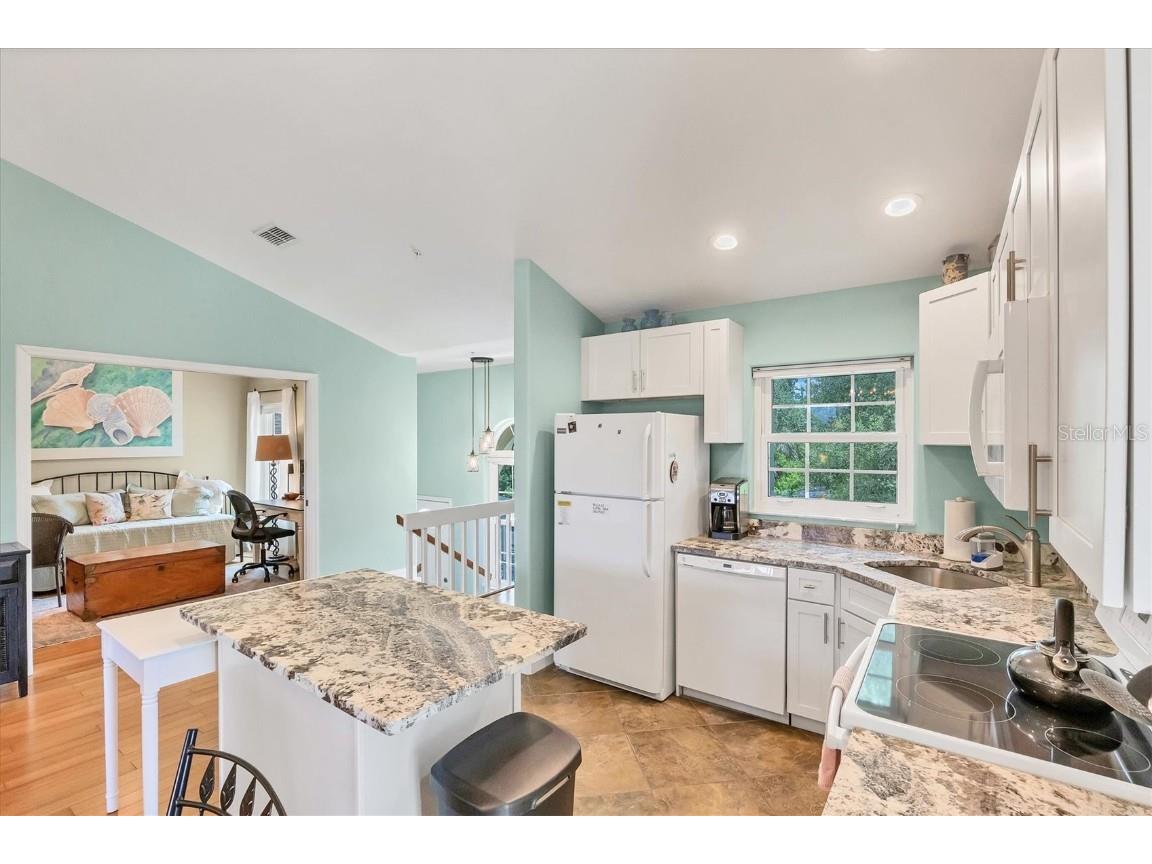 8390 Wingate Drive #520 Sarasota FL 34238 - CROCKERS LAKE .....NO-SWIMMING A4658598 image7