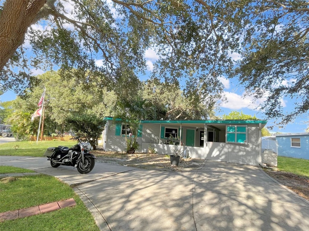 8391 95th Avenue Seminole FL 33777 U8228784 image1