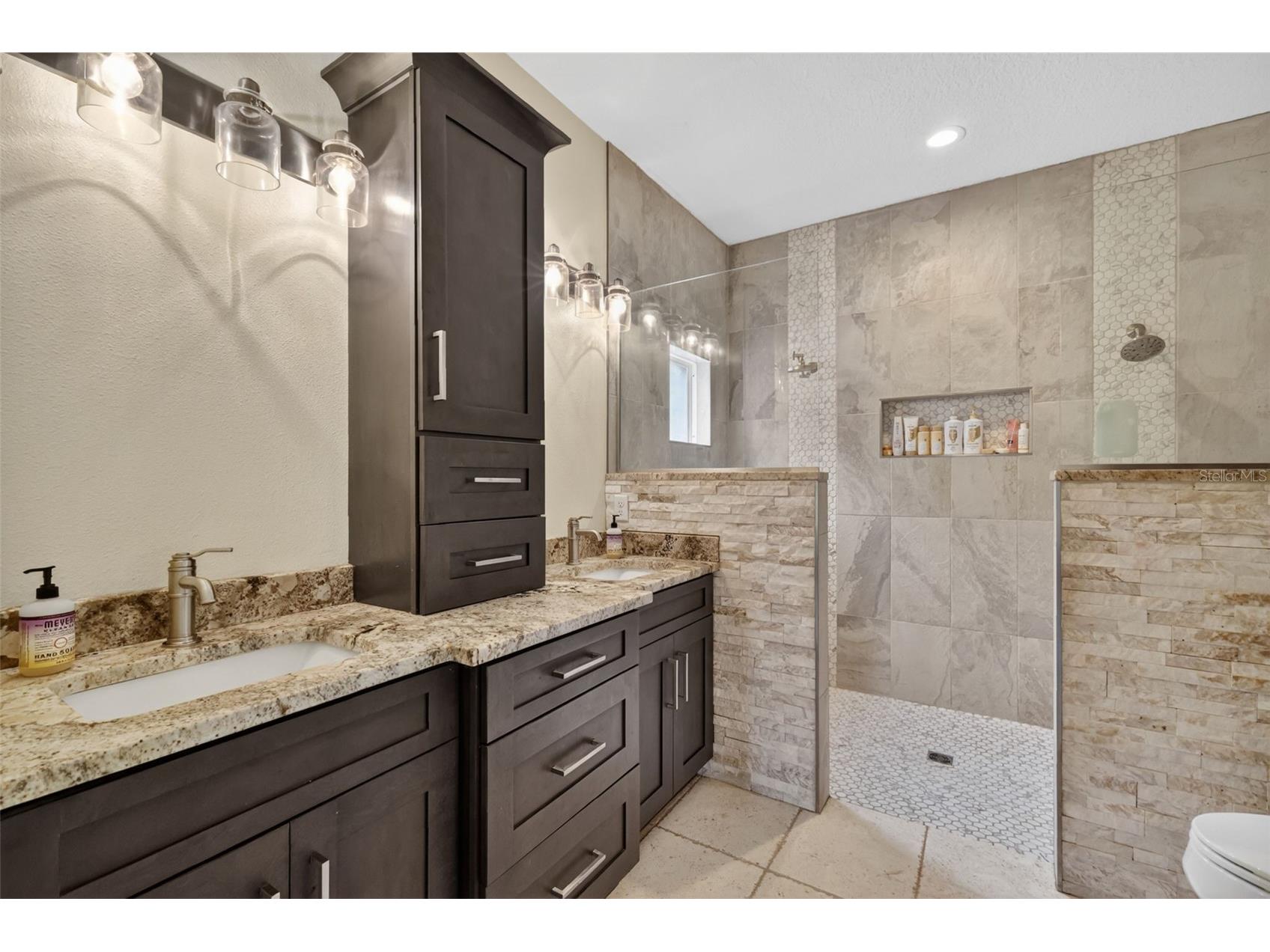 8397 E Hwy 25 Belleview FL 34420 OM724752 image20