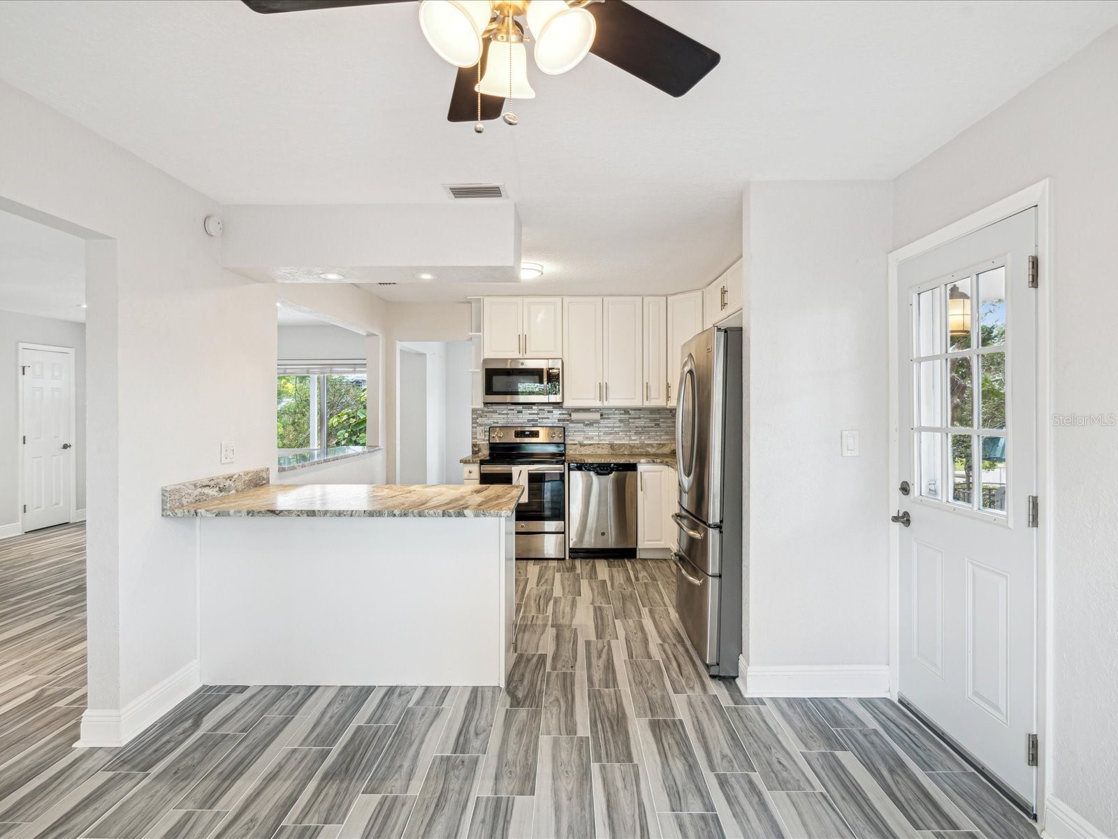 8399 42nd Avenue N Saint Petersburg FL 33709 TB8408989 image21