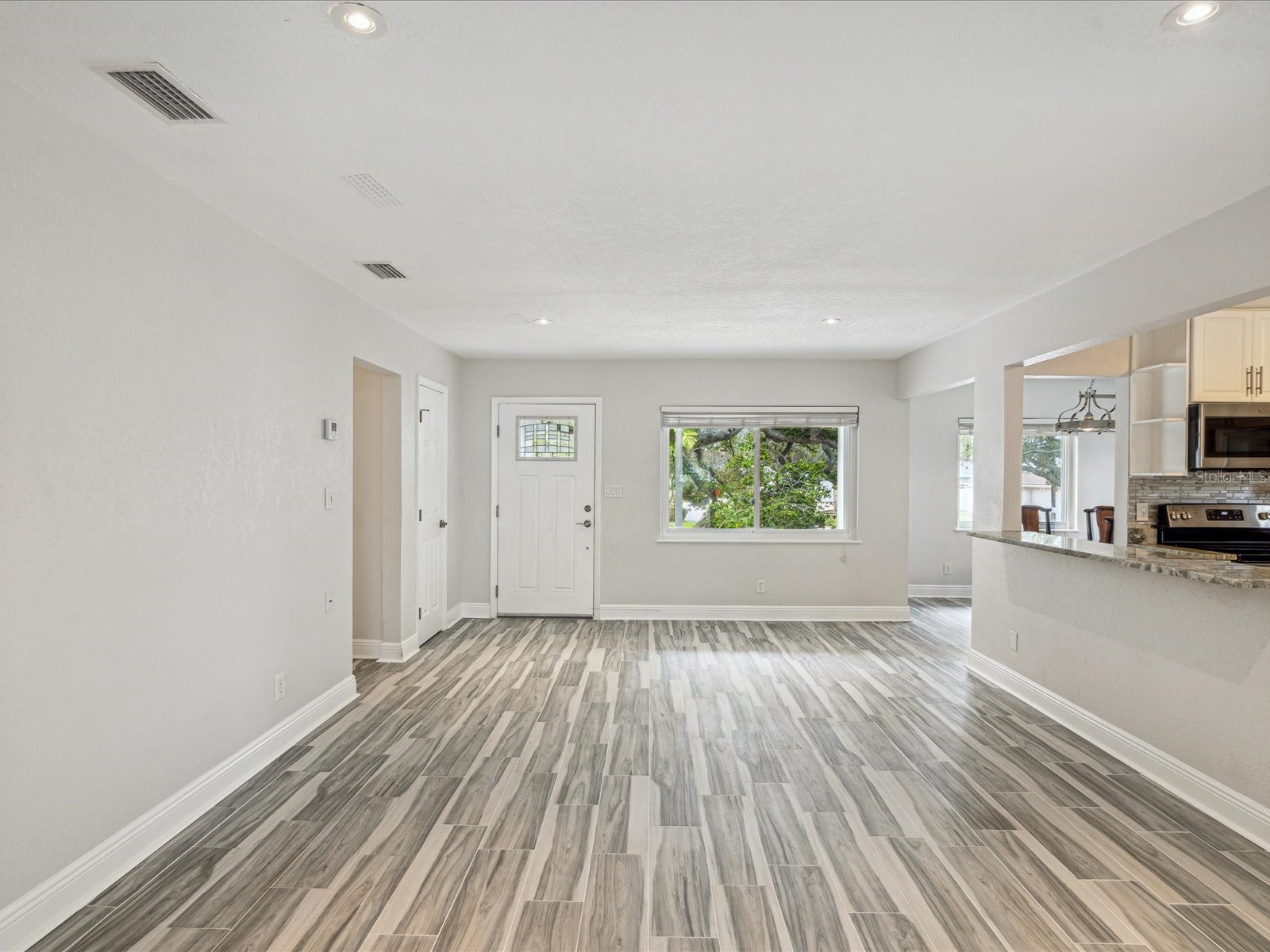 8399 42nd Avenue N Saint Petersburg FL 33709 TB8408989 image23