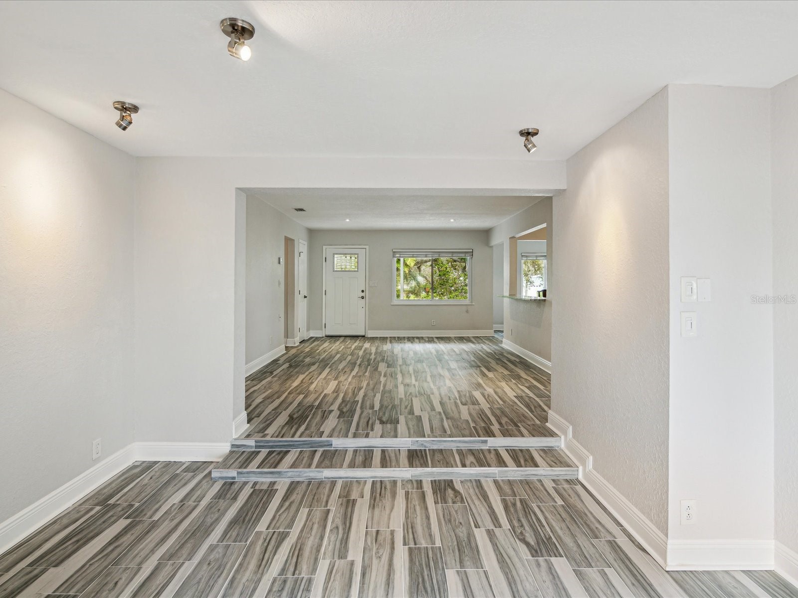 8399 42nd Avenue N Saint Petersburg FL 33709 TB8408989 image25