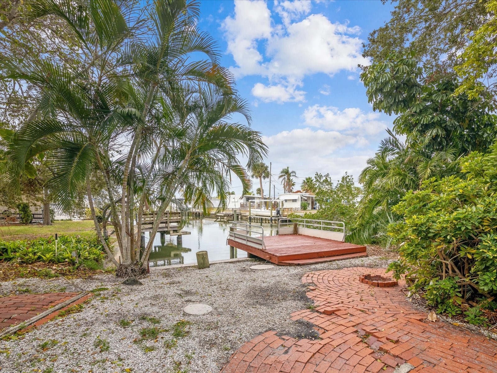 8399 42nd Avenue N Saint Petersburg FL 33709 TB8408989 image34