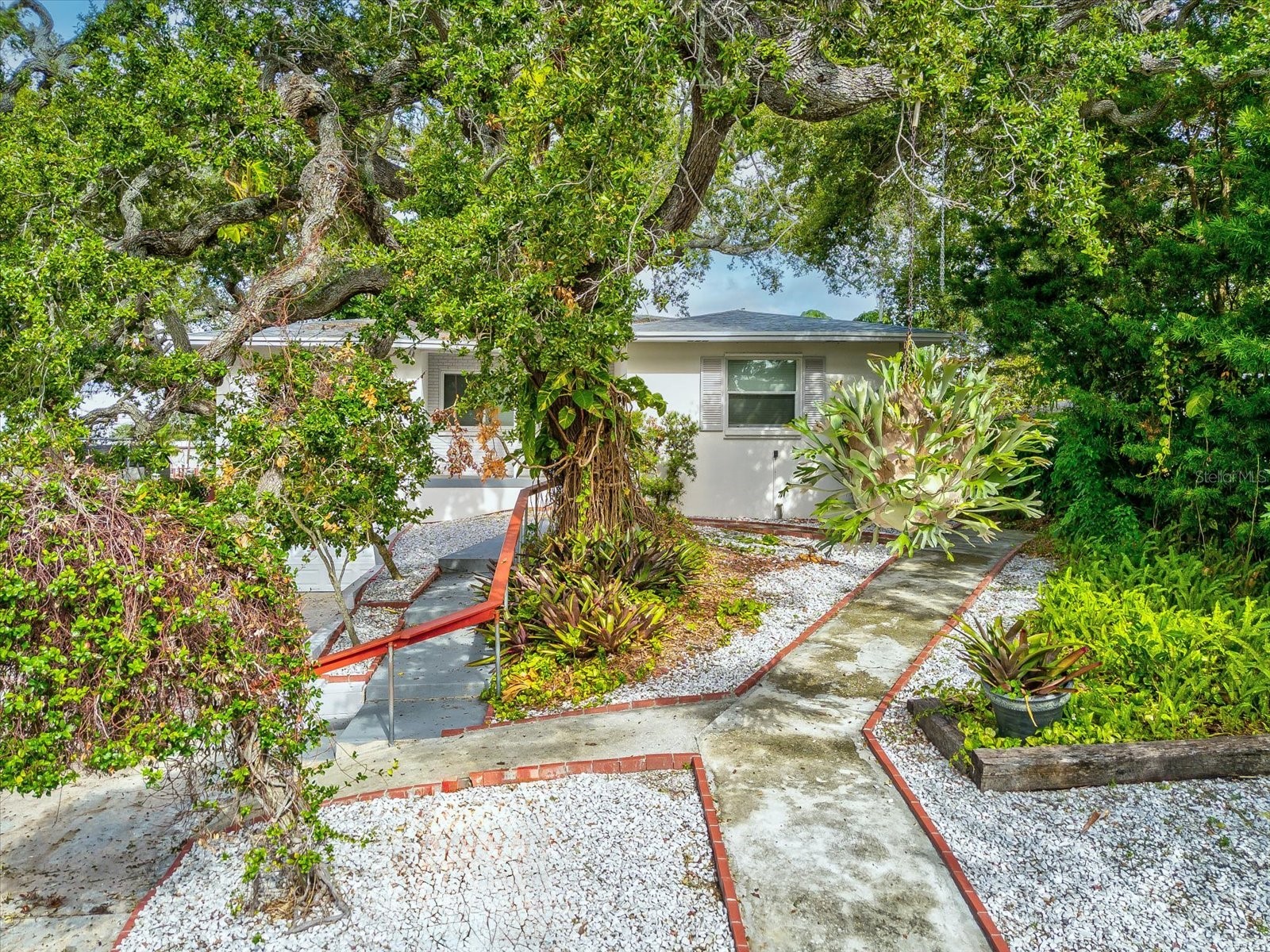 8399 42nd Avenue N Saint Petersburg FL 33709 TB8408989 image44