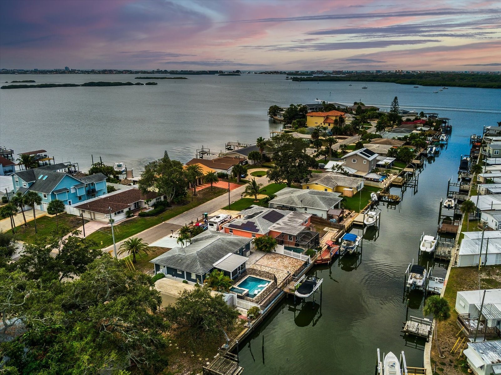 8399 42nd Avenue N Saint Petersburg FL 33709 TB8408989 image48