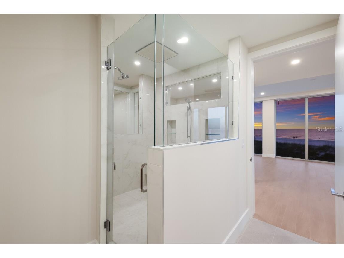 84 Avenida Veneccia #202 & 203 Sarasota FL 34242 - GULF OF MEXICO A4608628 image17