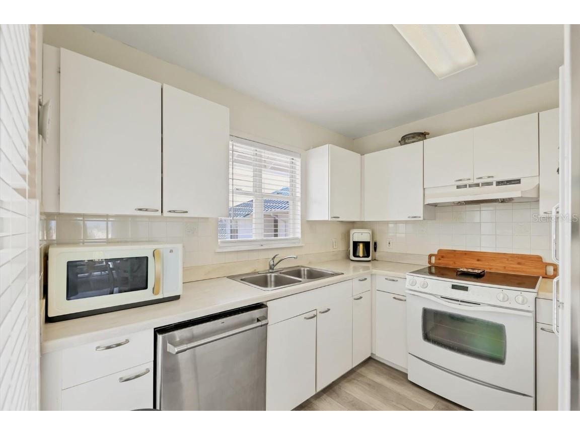 840 Audubon Drive Bradenton FL 34209 - ANNA MARIA SOUND A4656915 image9