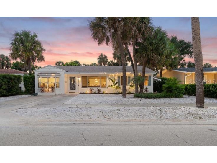 840 Mandalay Avenue Clearwater Beach FL 33767 TB8369811 image1