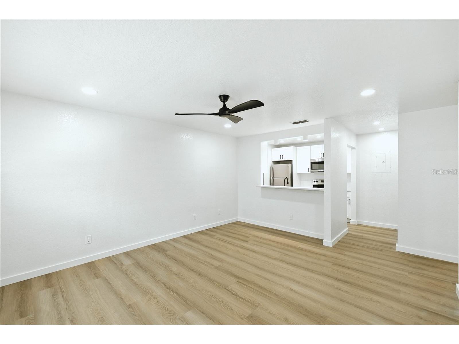 840 NE 3rd Street #100 Ocala FL 34470 OM726521 image2