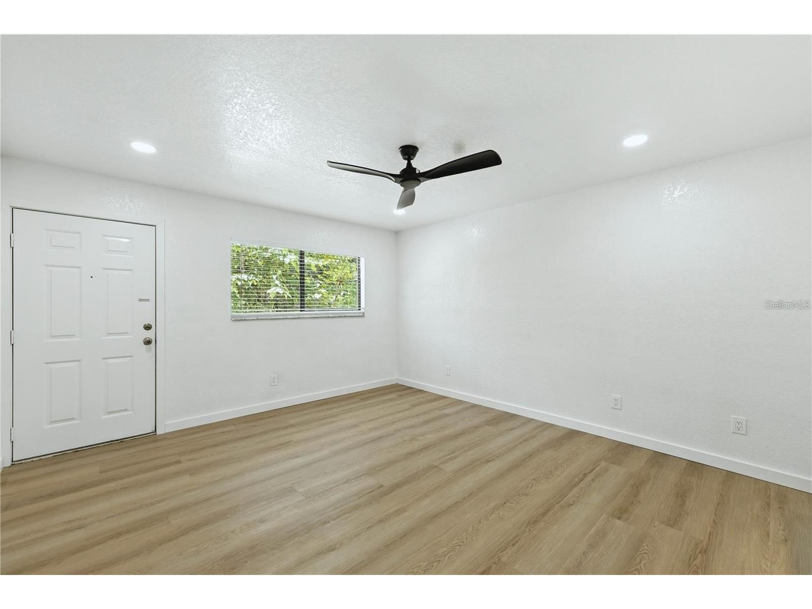 840 NE 3rd Street #100 Ocala FL 34470 OM726521 image3