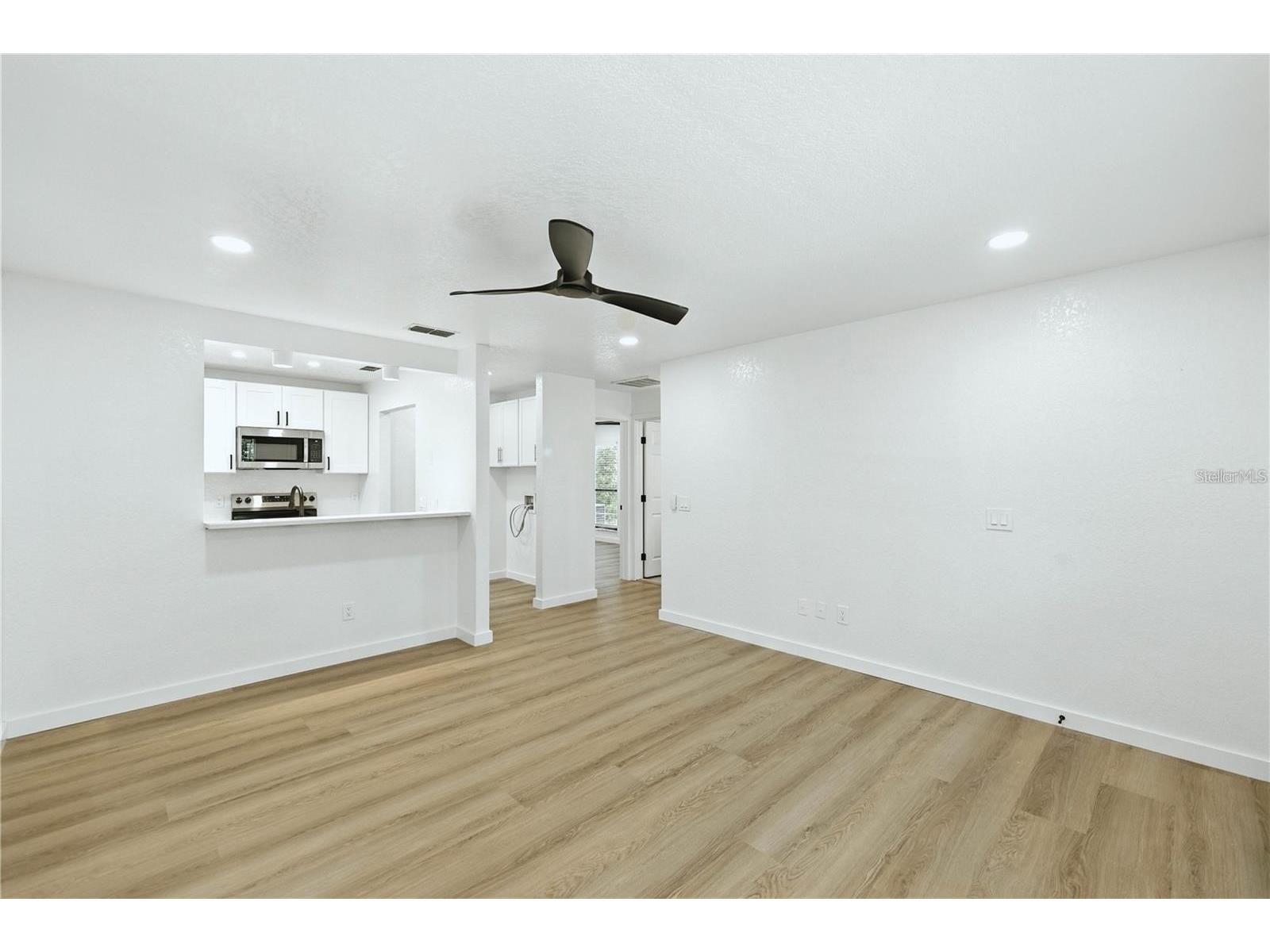 840 NE 3rd Street #100 Ocala FL 34470 OM726521 image4