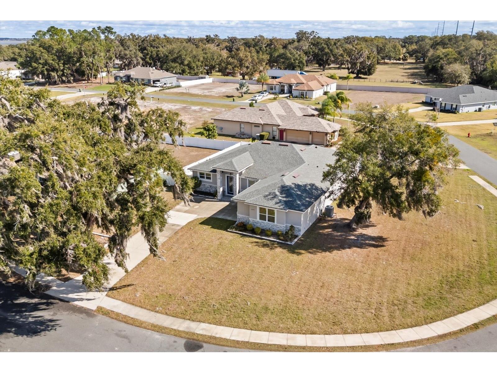 840 Oaks Shores Road Leesburg FL 34748 - LAKE GRIFFIN O6377018 image2