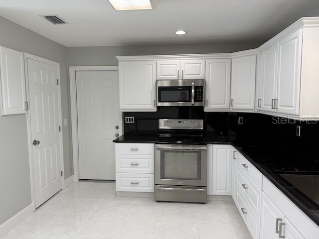 8401 Blackstone Court Tampa FL 33615 - TAMPA BAY TB8443976 image4