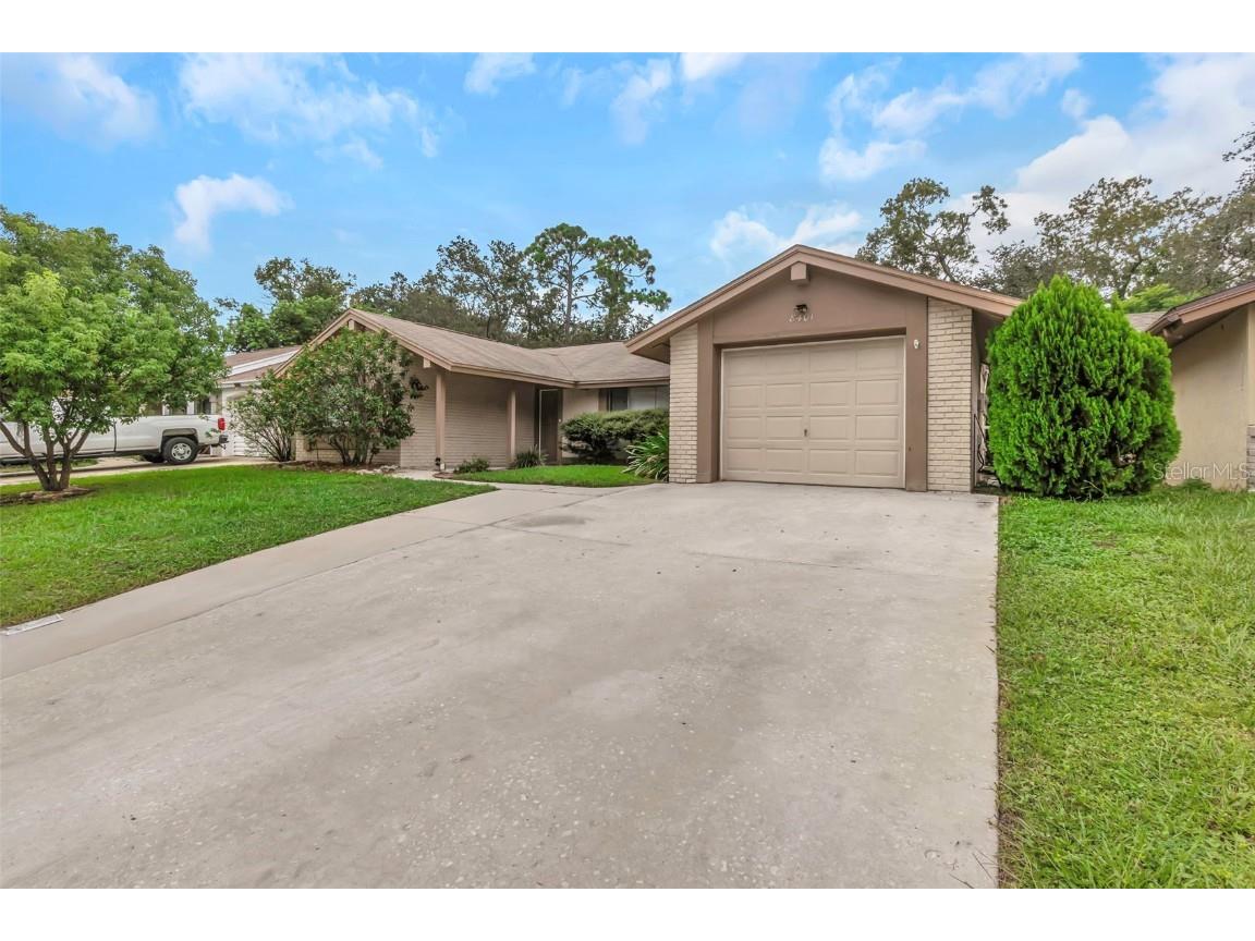 8401 Clover Hill Loop Hudson FL 34667 W7878896 image1